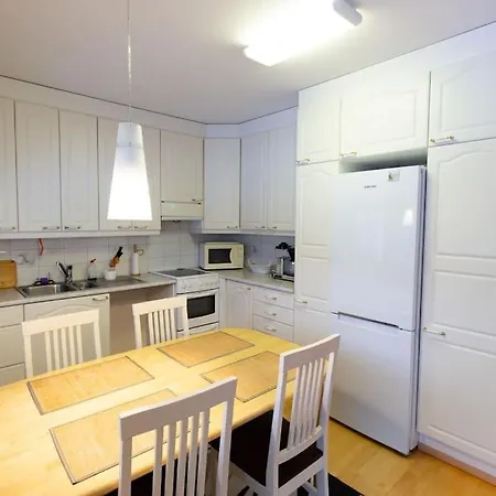 Apartment Rivitalokaksio 52m2 Sauna, Autokatospaikka, Pyykinpesukone, Ilmastointi