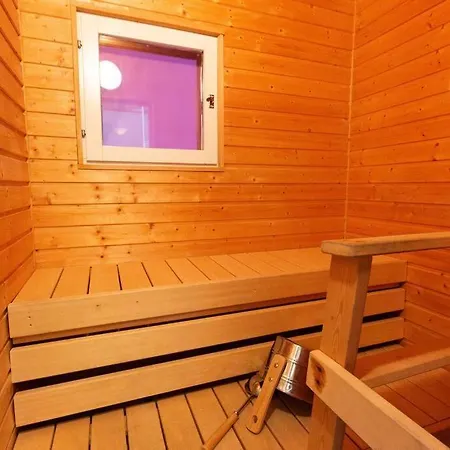 Rivitalokaksio 52m2 Sauna, Autokatospaikka, Pyykinpesukone, Ilmastointi 아파트 *