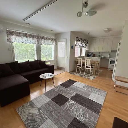 Rivitalokaksio 52m2 Sauna, Autokatospaikka, Pyykinpesukone, Ilmastointi Apartment