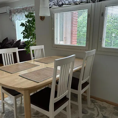 Rivitalokaksio 52M2 Ilmastointi, Sauna, Autokatospaikka *