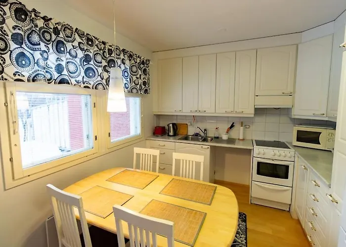 Rivitalokaksio 52m2 Sauna, Autokatospaikka, Pyykinpesukone, Ilmastointi