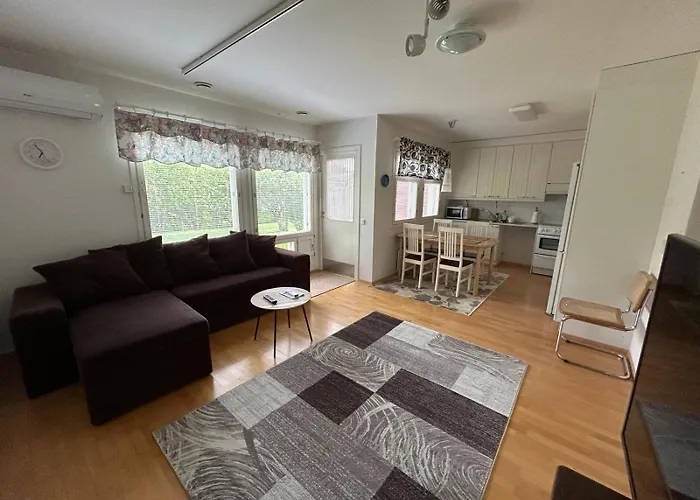 Rivitalokaksio 52m2 Sauna, Autokatospaikka, Pyykinpesukone, Ilmastointi Appartement