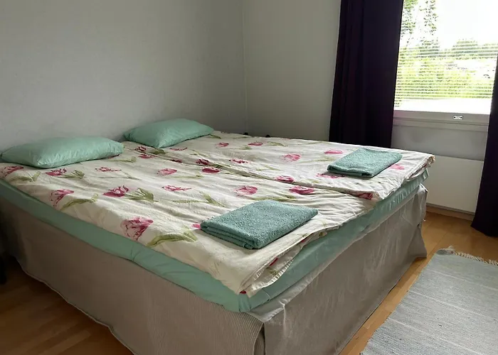 Rivitalokaksio 52m2 Sauna, Autokatospaikka, Pyykinpesukone, Ilmastointi