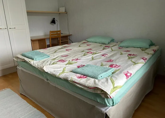 Rivitalokaksio 52m2 Sauna, Autokatospaikka, Pyykinpesukone, Ilmastointi Διαμέρισμα *